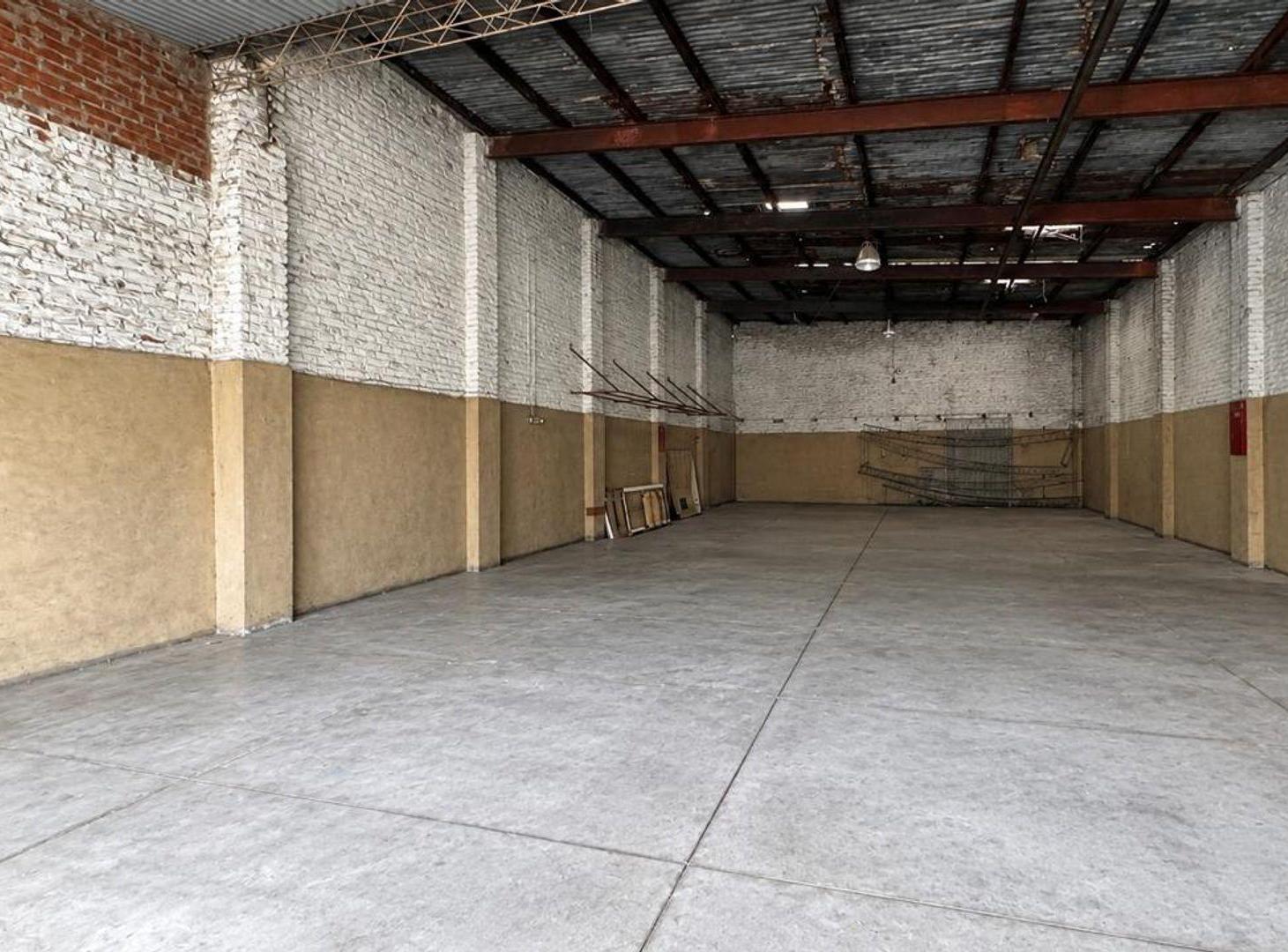 Foto de VENTA GALPON DEPOSITO CON LOCAL COMERCIAL, imagen 3