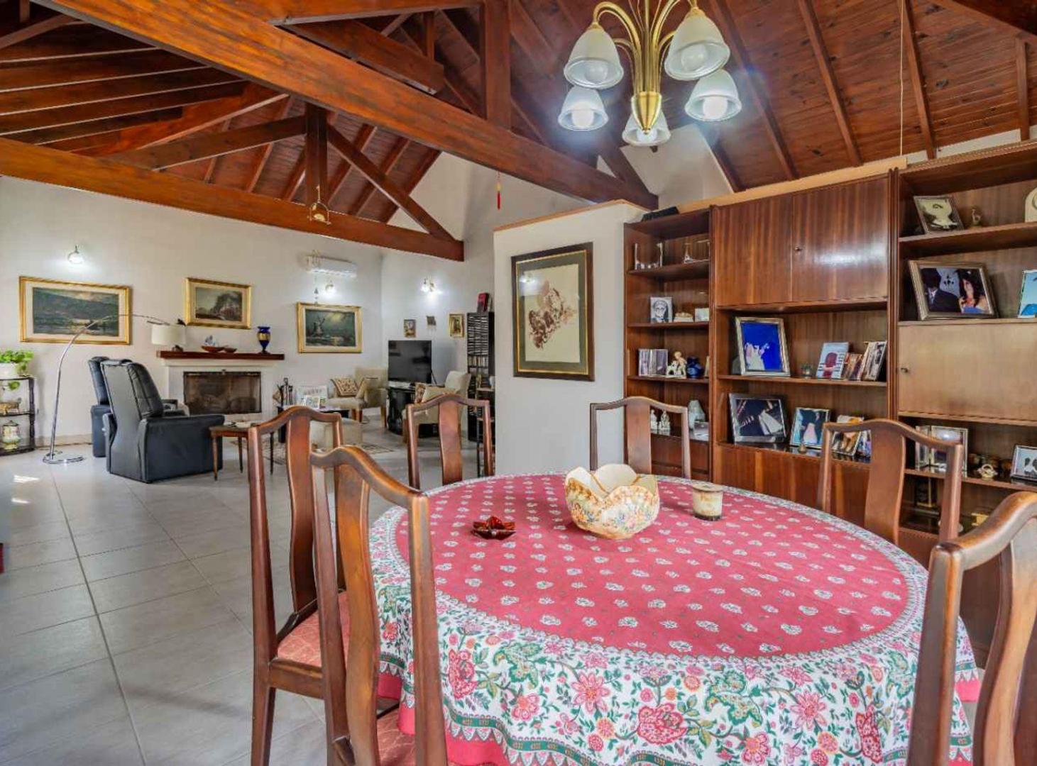 Foto de Venta Casa 3 amb + Quincho y pileta en EL CAZADOR, imagen 4