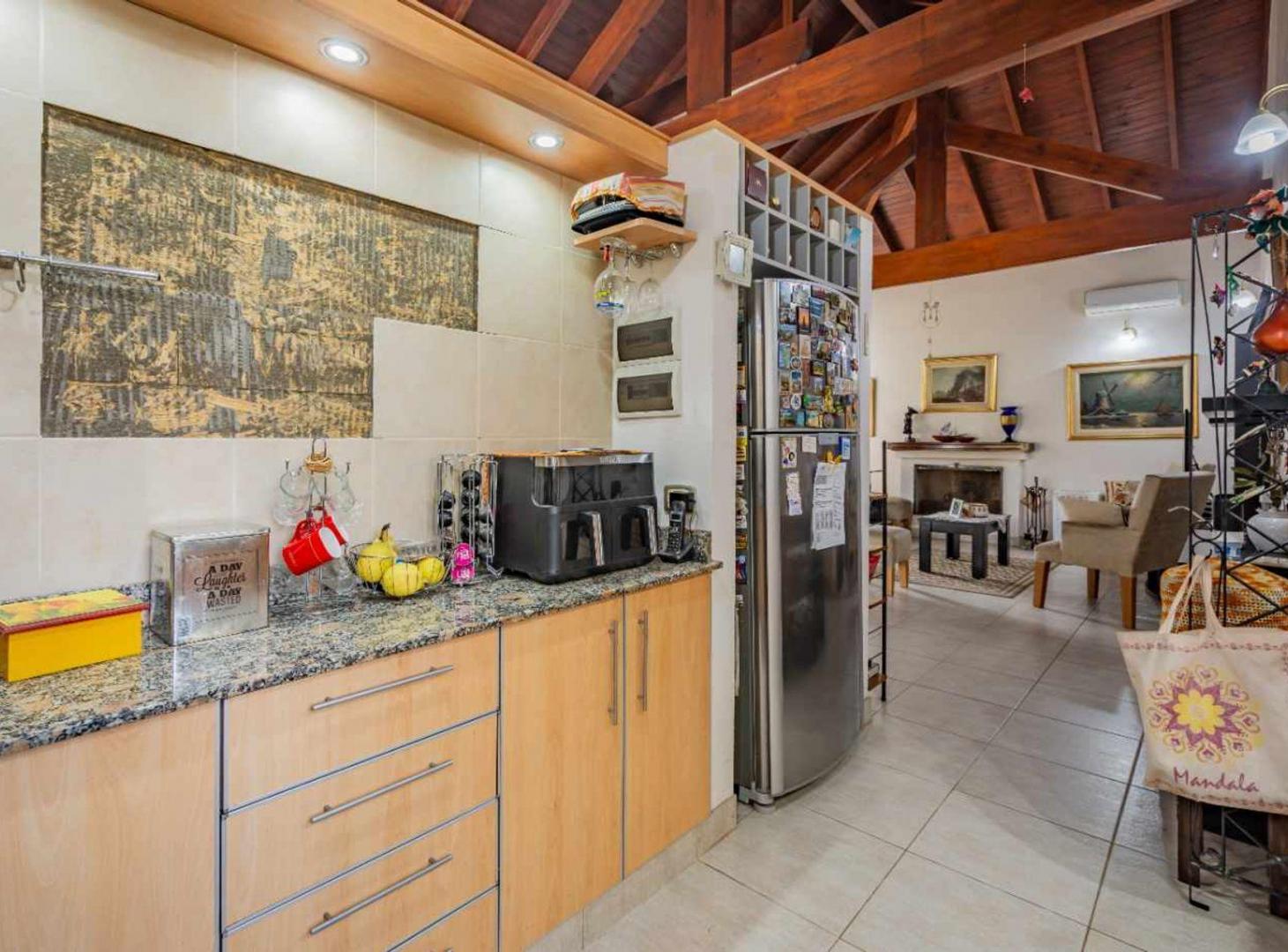 Foto de Venta Casa 3 amb + Quinco y pileta en EL CAZADOR, imagen 2