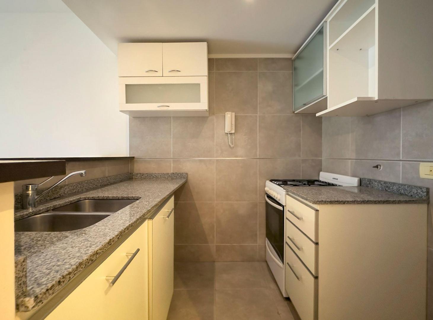 Foto de VENTA DÚPLEX 2 AMBIENTES LUMINOSO EN COGHLAN, imagen 2