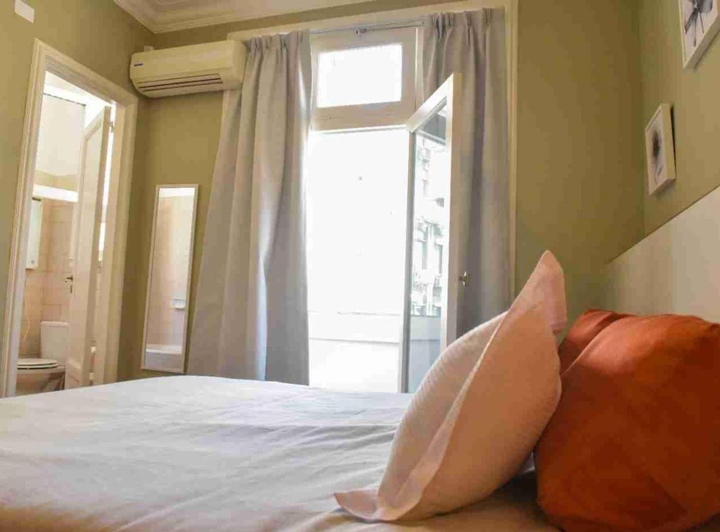 Foto de ALQUILER MONOAMBIENTE CON BALCON EN MICROCENTRO, imagen 2