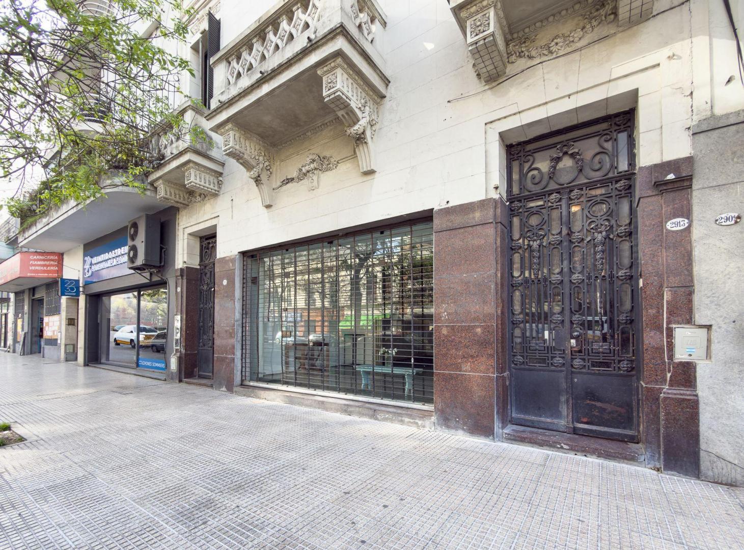 Foto de Venta Bloque 3 phs, local comercial y 2 uf oport., imagen 1