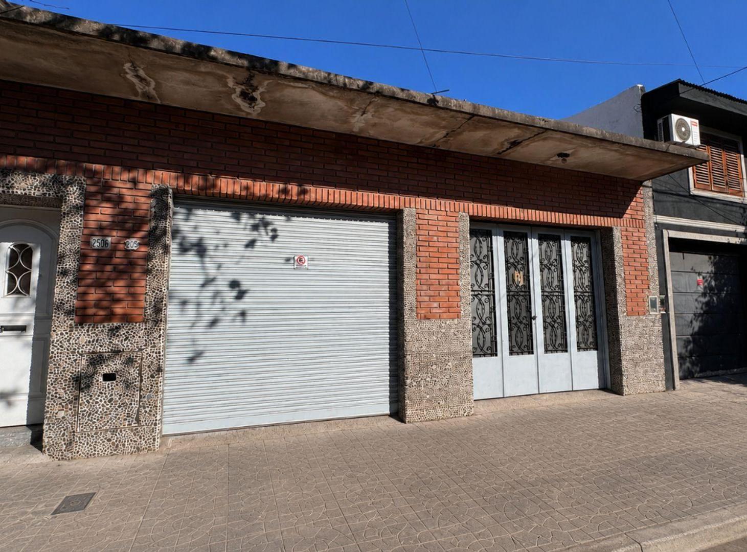Foto de VENTA CASA 3 AMB SAN MARTIN GARAJE PATIO TERRAZA, imagen 2