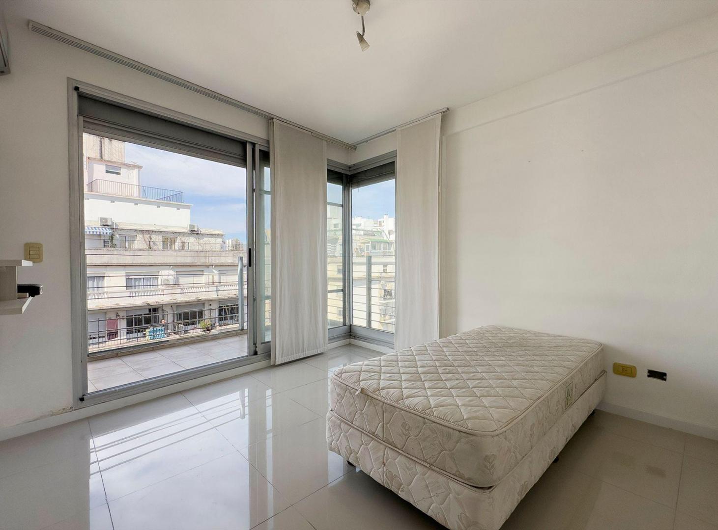 Foto de VENTA 2 AMBIENTES BARRIO NORTE LUMINOSO PISO 13, imagen 4