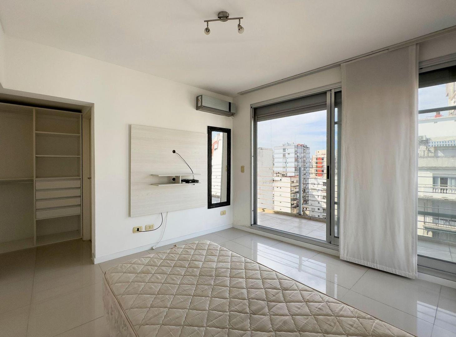 Foto de VENTA 2 AMBIENTES BARRIO NORTE LUMINOSO PISO 13, imagen 5