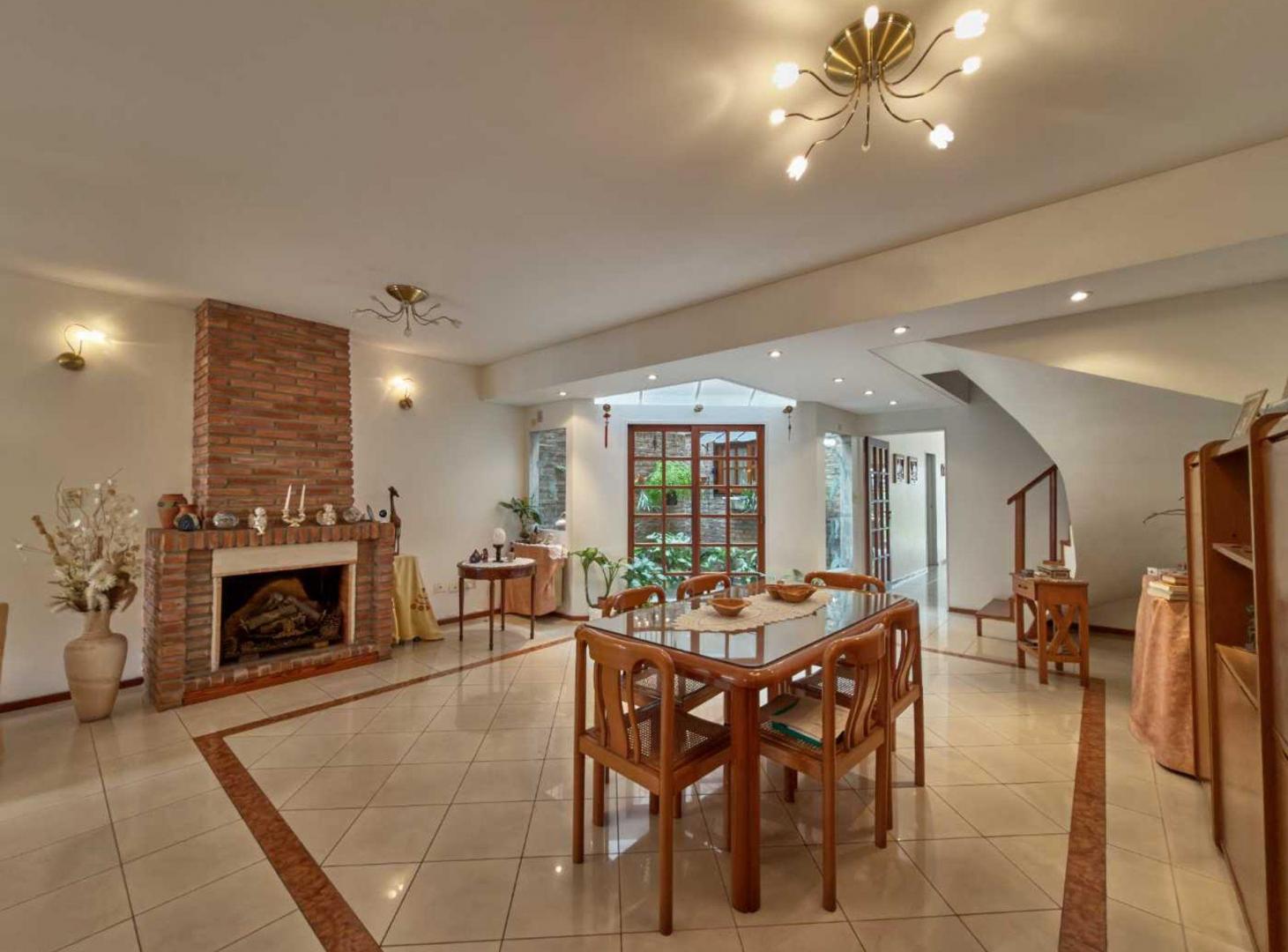 Foto de Venta triplex 6 amb, jardin y coch, Villa Urquiza, imagen 2