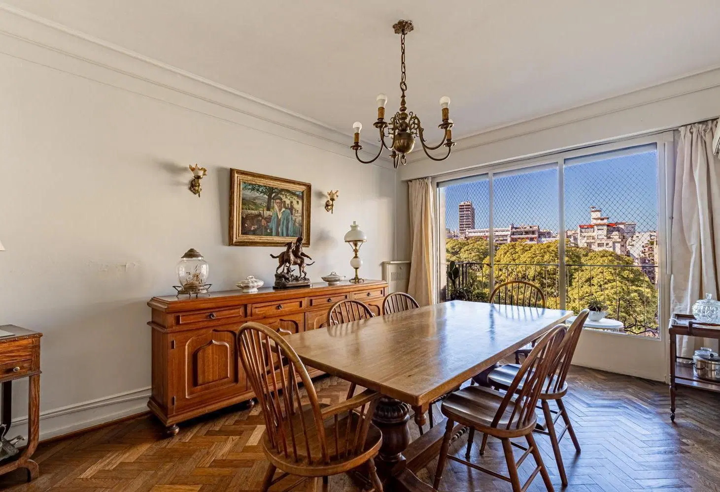 Venta piso de 4 ambientes con cochera en plaza Vicente Lopez Recoleta 1