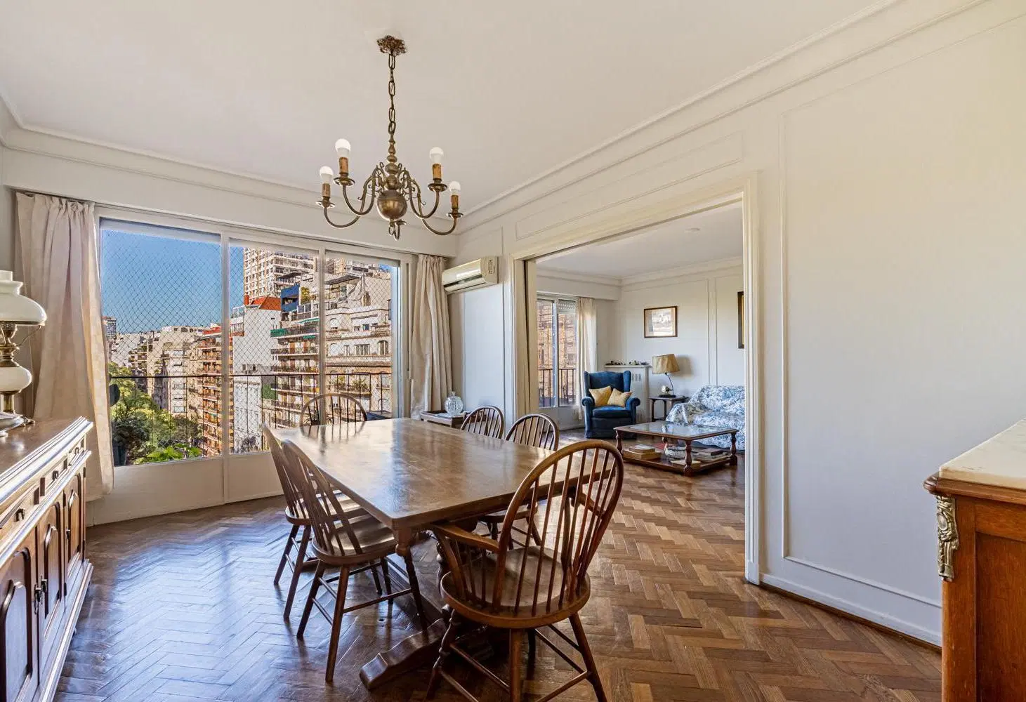 Venta piso de 4 ambientes con cochera en plaza Vicente Lopez Recoleta 2