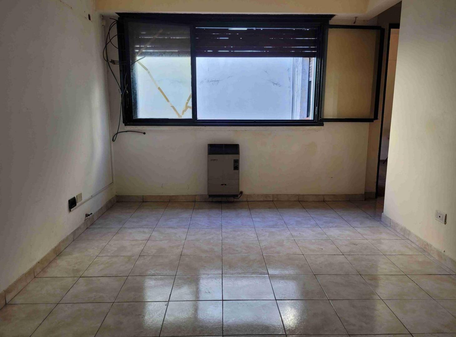 Foto de Departamento. 2 ambientes. Tercer piso por escalera. Luminoso. A, imagen 1