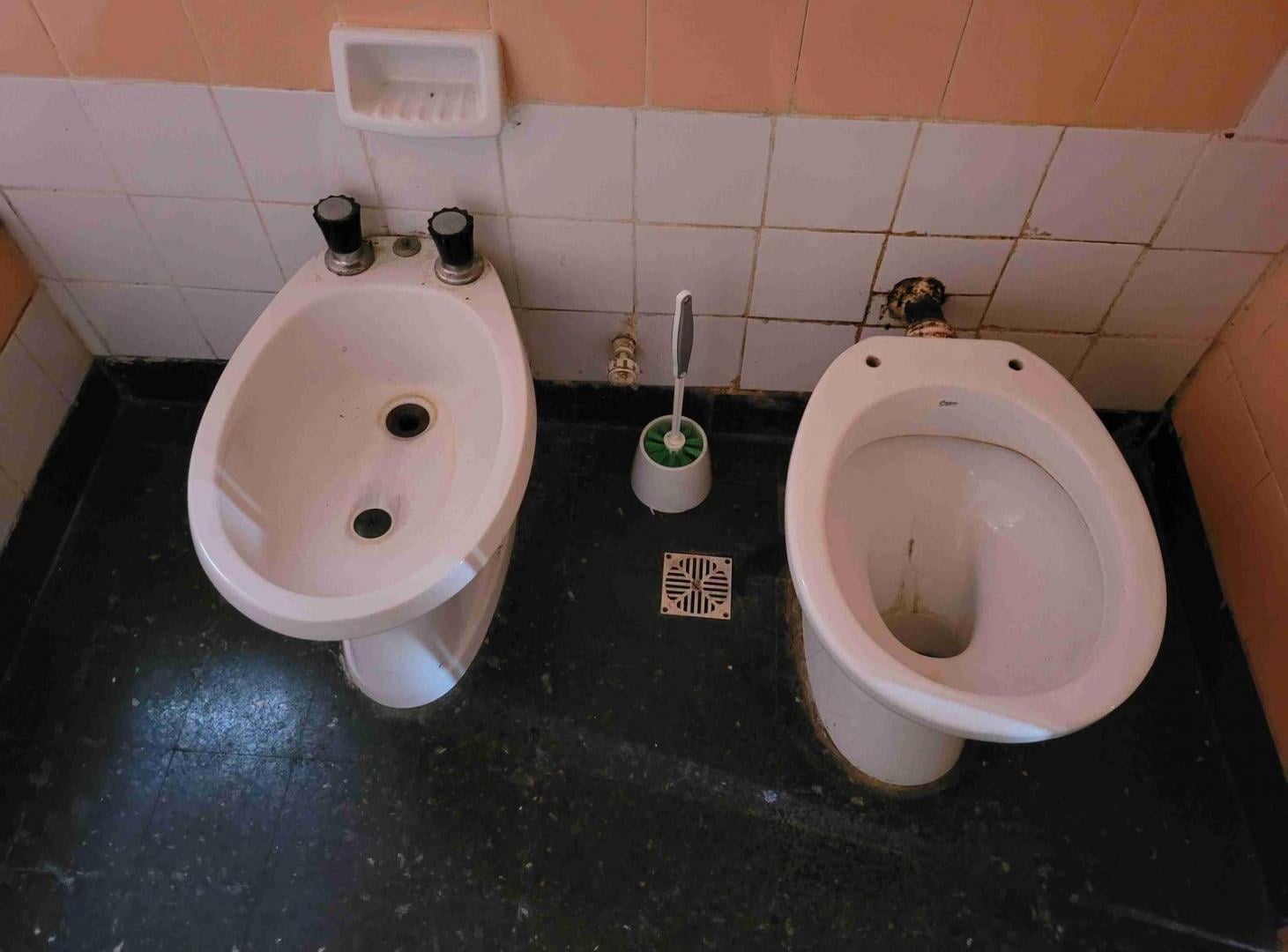 Foto de Departamento. 2 ambientes. Tercer piso por escalera. Luminoso. A, imagen 2