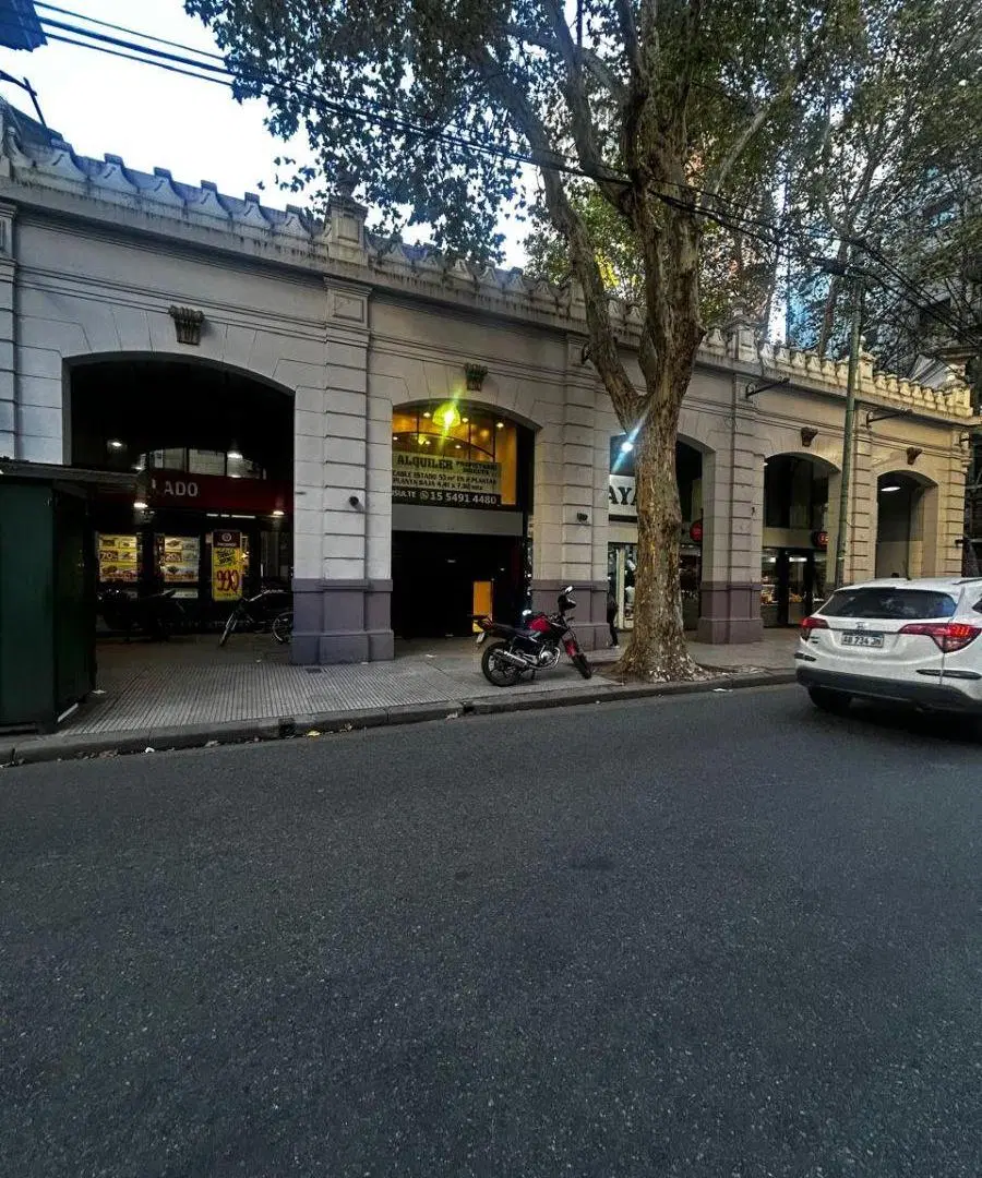 LOCAL EN RECOLETA, PLAZA VICENTE LOPEZ (50 M²) - IMPECABLE. 2