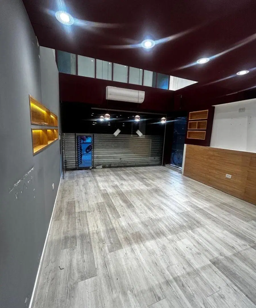 LOCAL EN RECOLETA, PLAZA VICENTE LOPEZ (50 M²) - IMPECABLE. 3