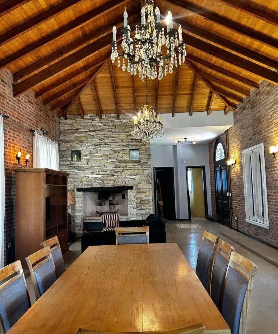 Casona Estilo (350 M²) en Terreno de 1.600 m². 5