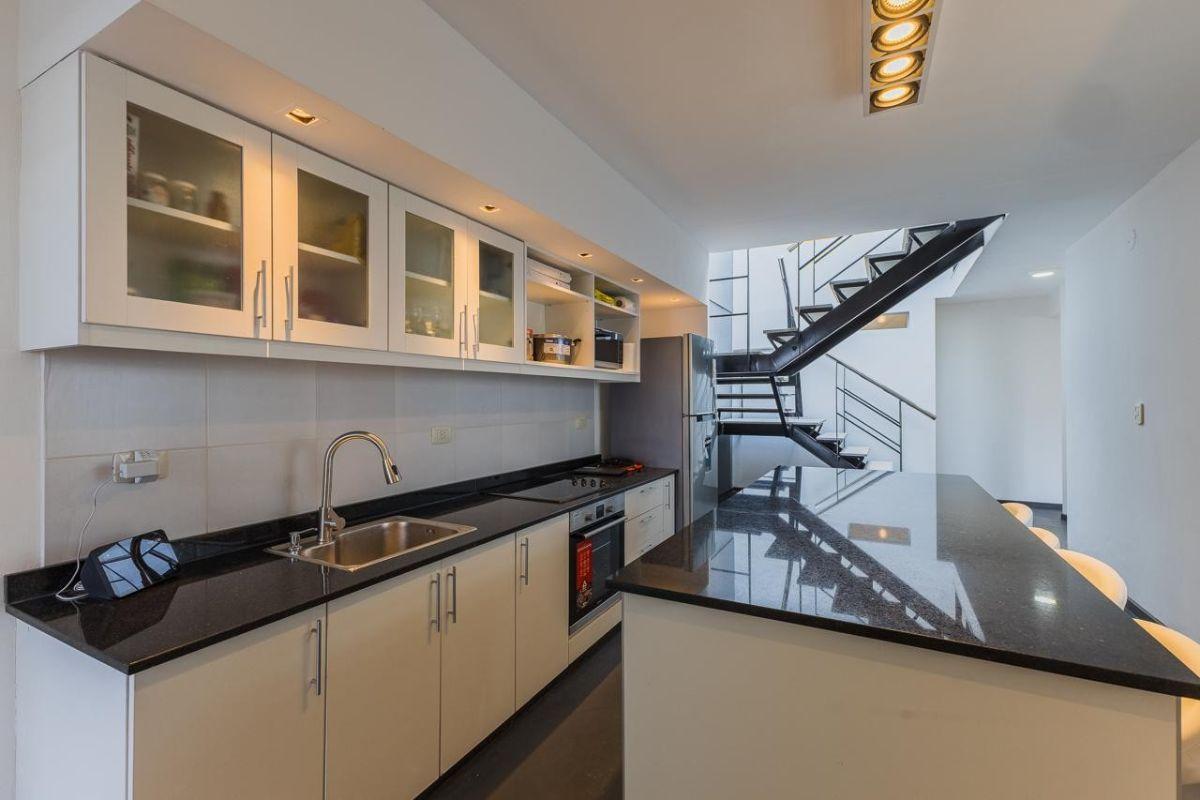 Foto de moderno loft en edificio histórico, imagen 4