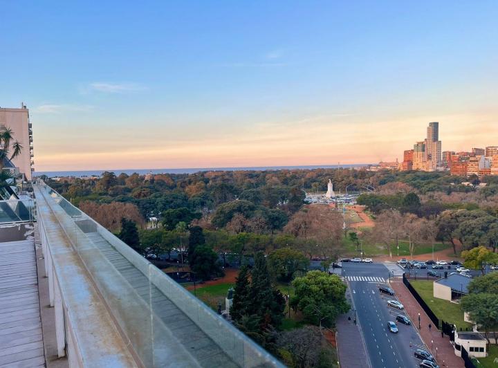 Luminoso Departamento con Todos los Gastos Incluidos – Zona Embajada USA