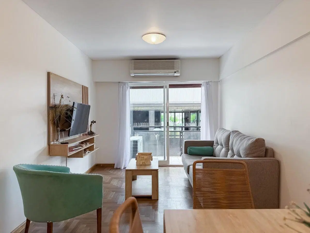 Excelente ubicación: luminoso apartamento de 3 habitaciones con balcón, seguridad y estacionamiento 2