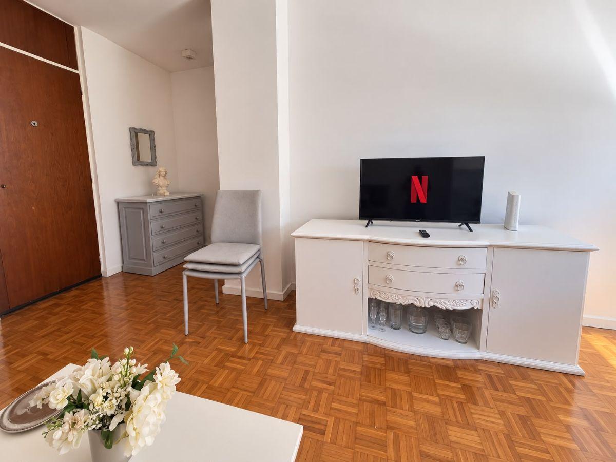 Foto de Bright 1 BR Apartment | Paraguay & Talcahuano, imagen 3