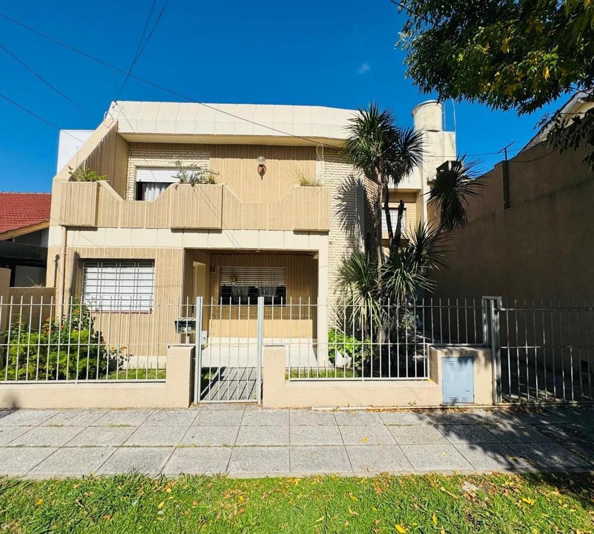 Casa en venta muy buena zona Boulogne.