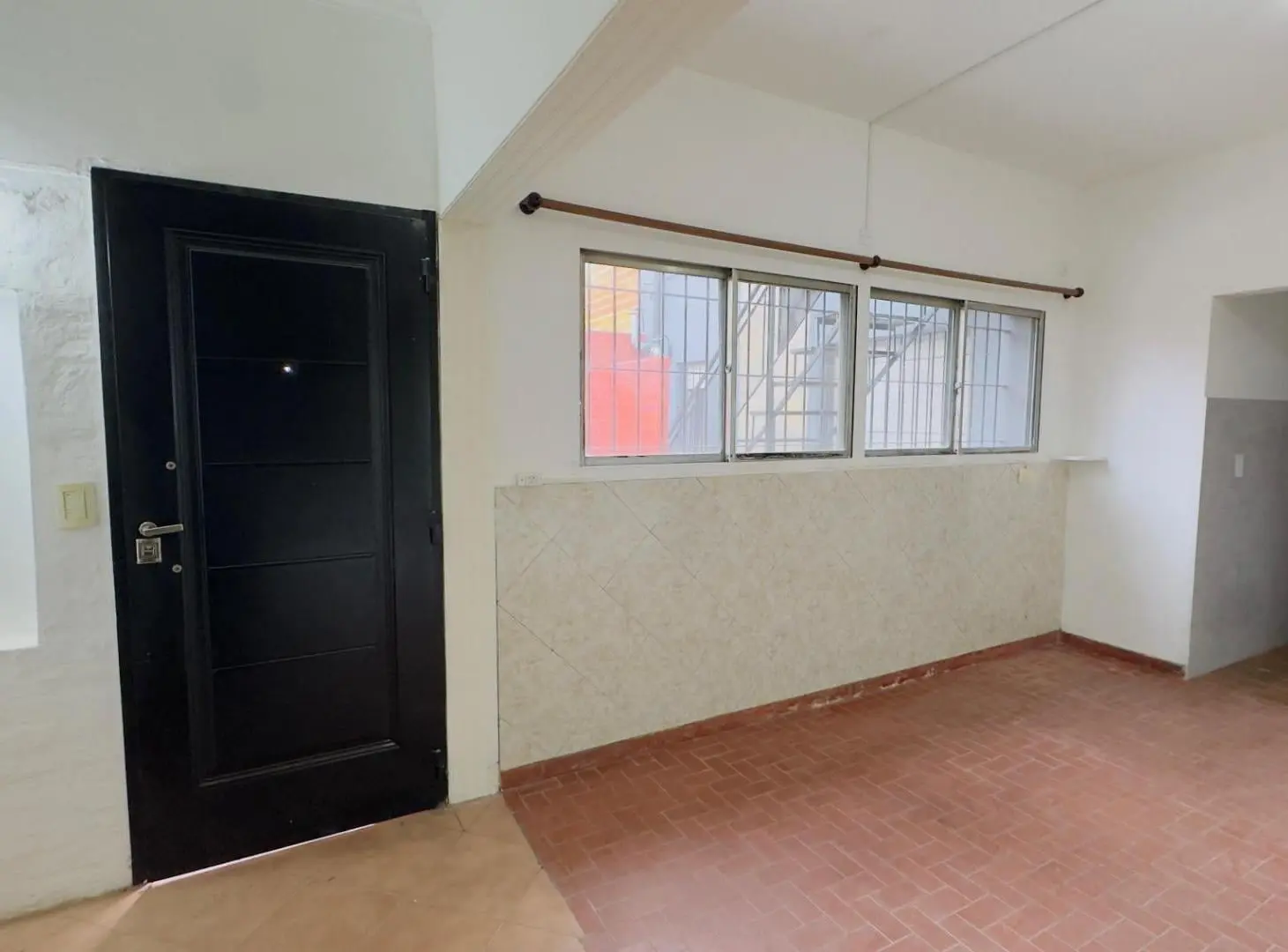 Departamento en planta baja con patio y lavadero 1