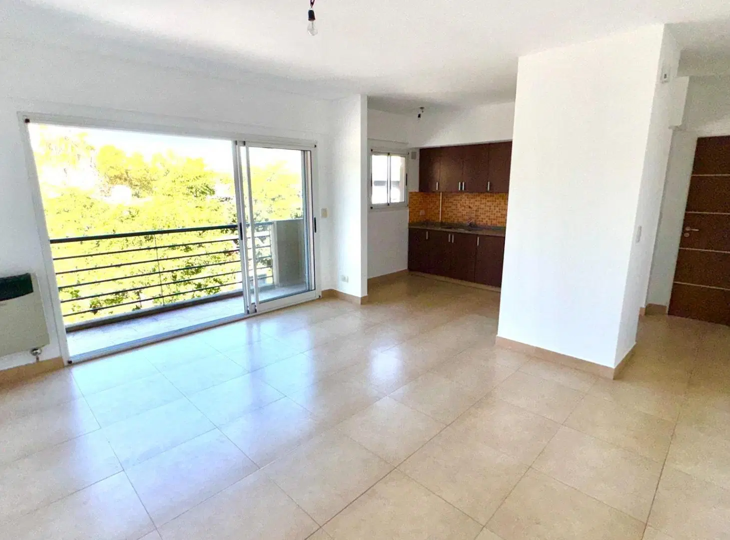 Departamento con balcón 2
