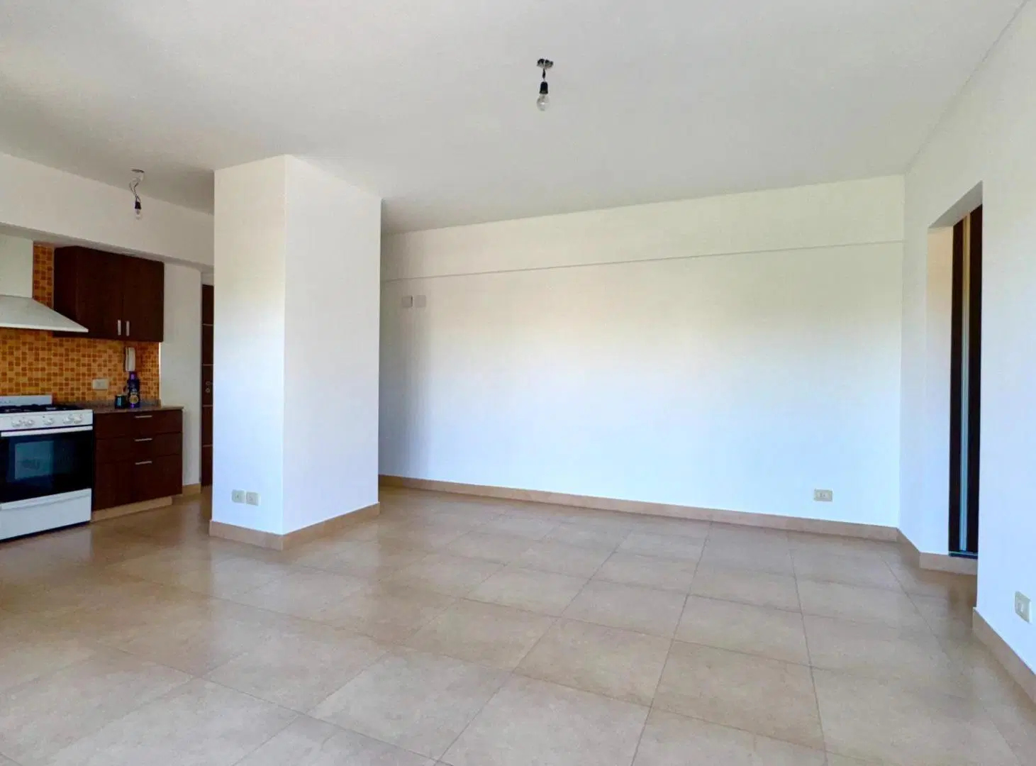 Departamento con balcón 4