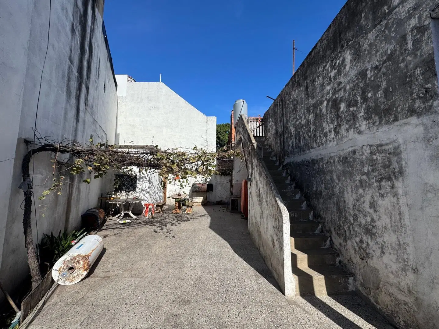Casa en venta muy buena zona oportunidad para reciclar 3