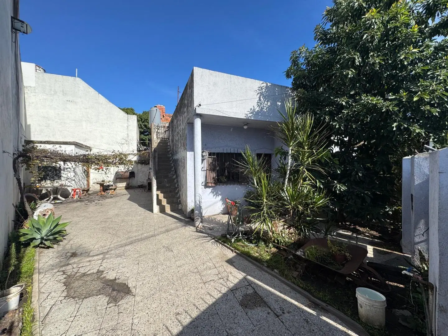 Casa en venta muy buena zona oportunidad para reciclar 2