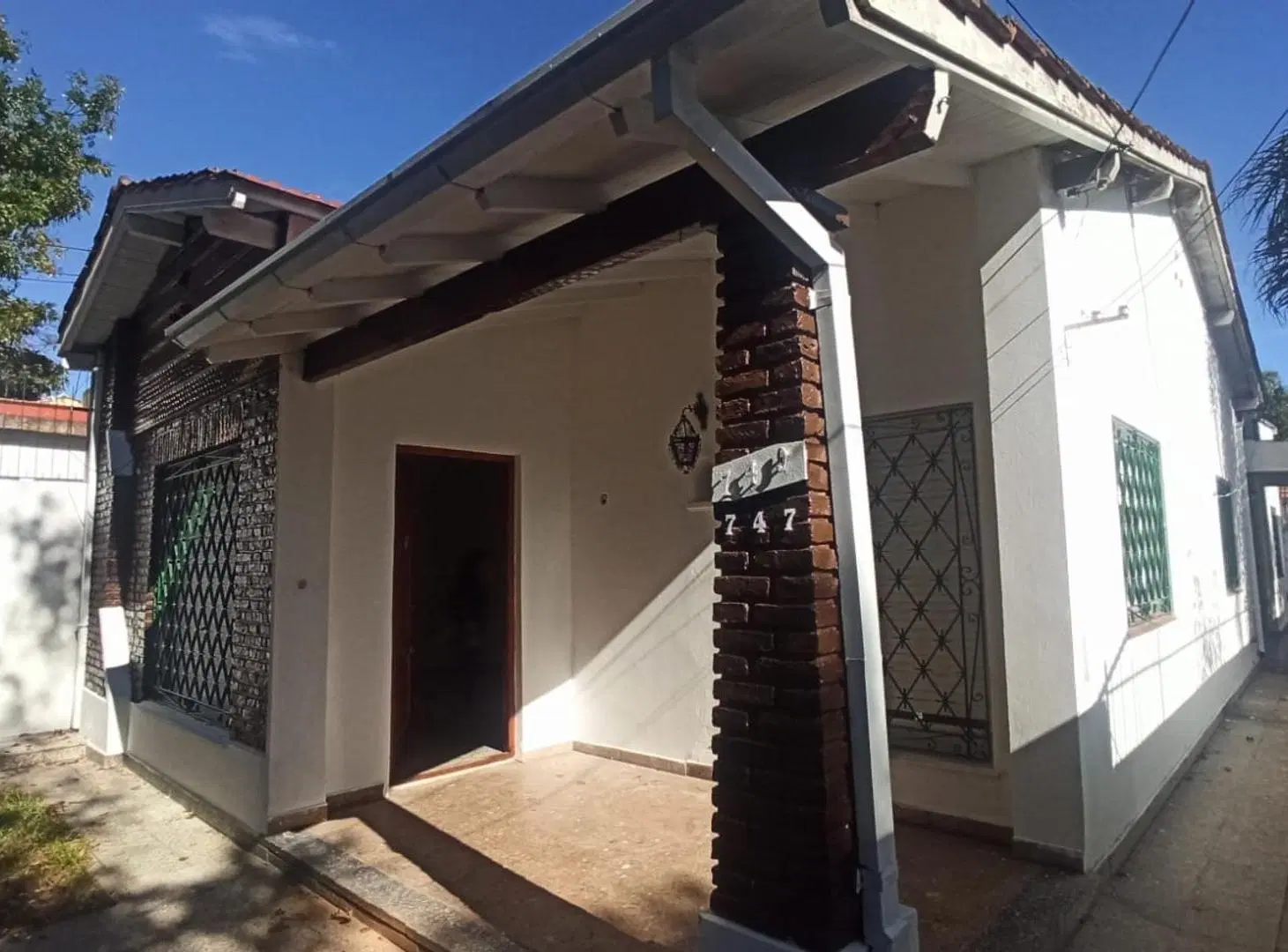 Casa al frente con patio en planta baja 5