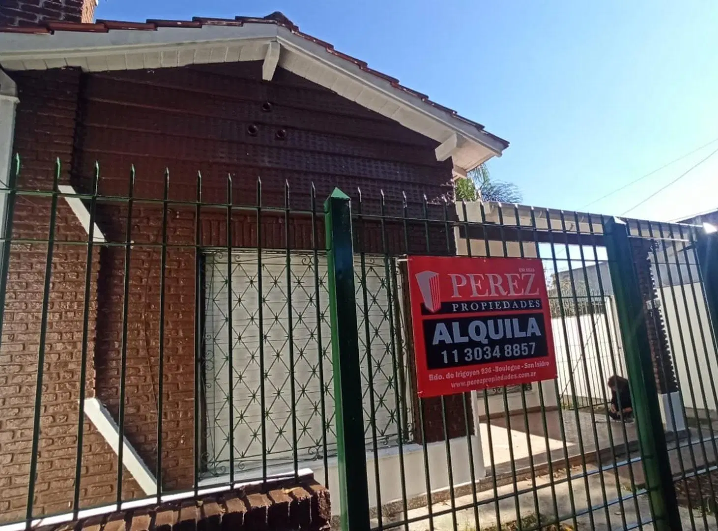 Casa al frente con patio en planta baja 1