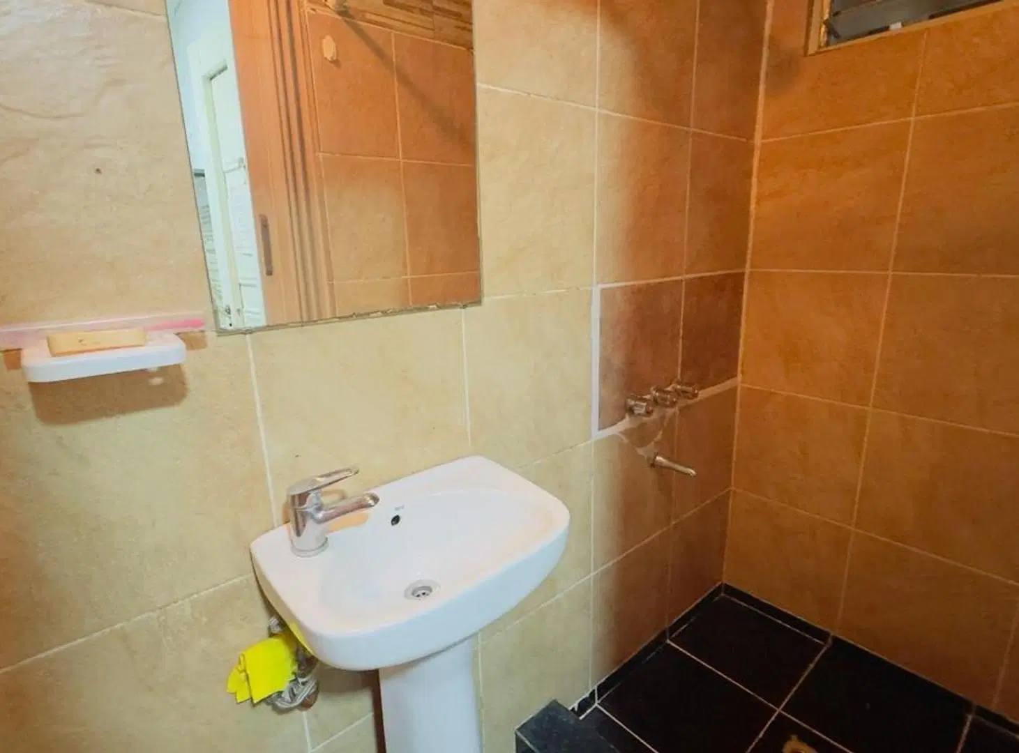 Departamento tipo monoambiente en planta baja 8