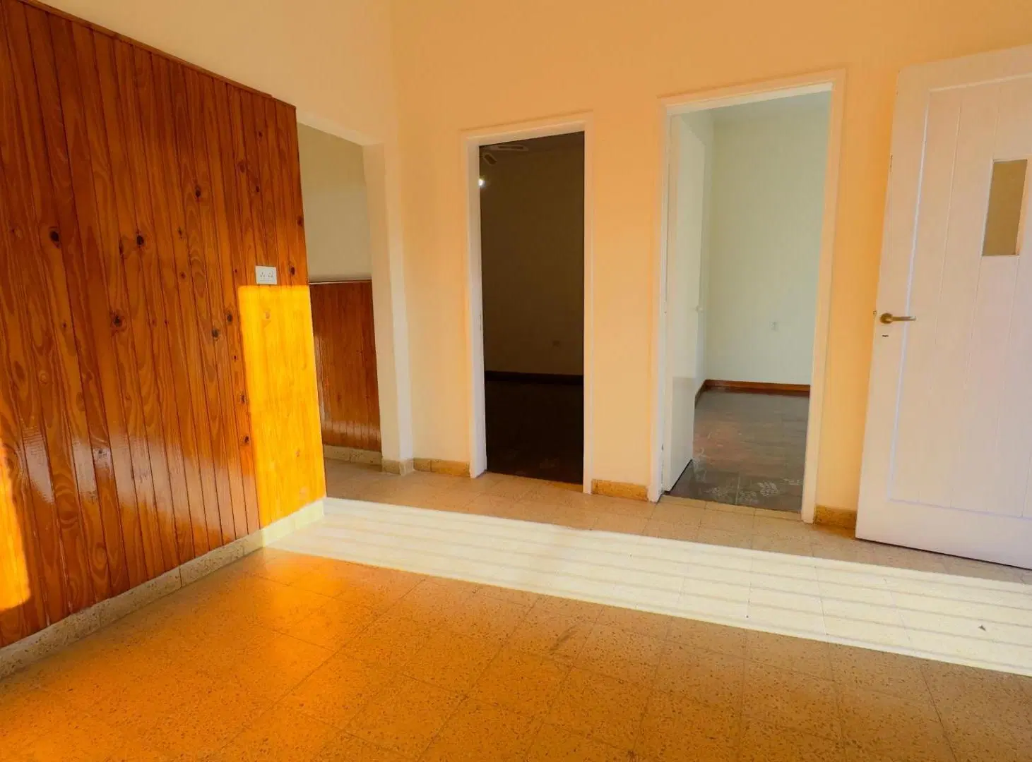 casa con patio disponible en alquiler 3