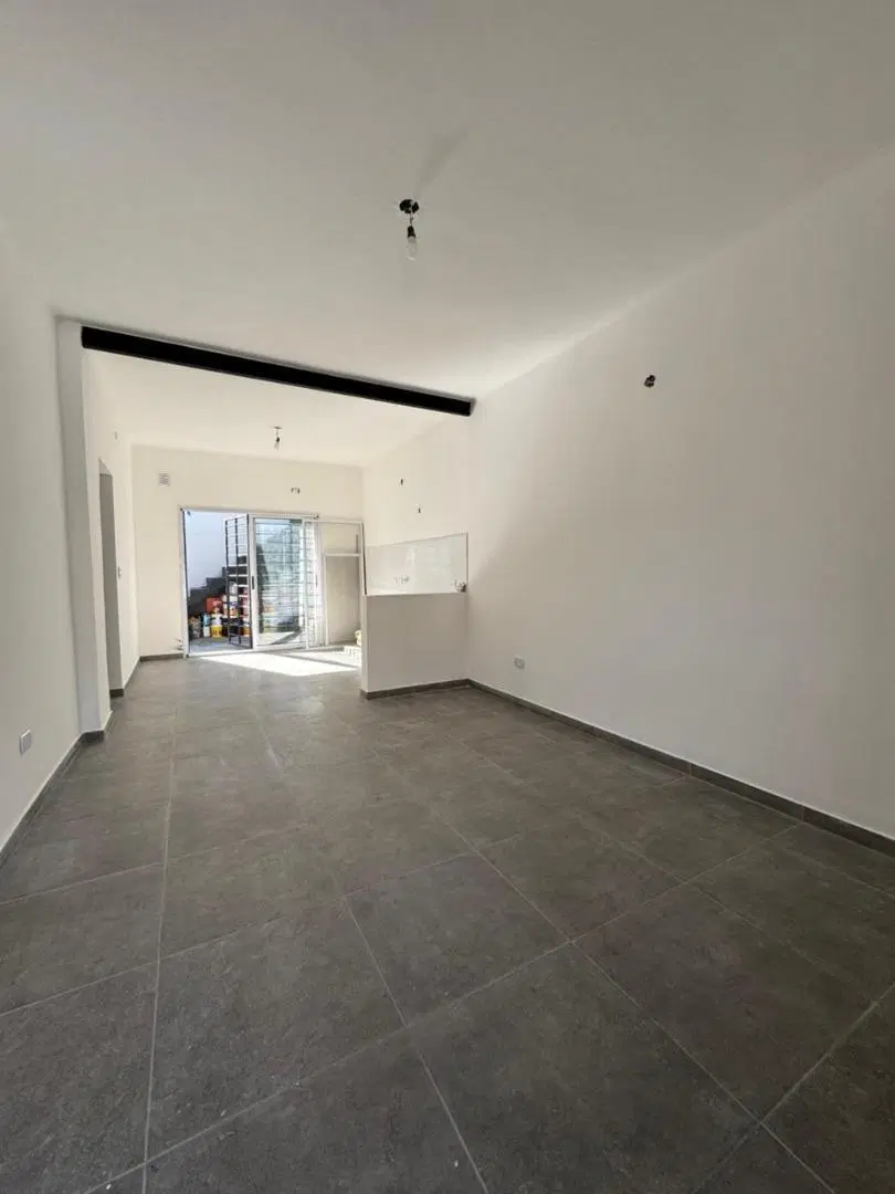 casa tipo PH planta baja en alquiler zona unicenter 4