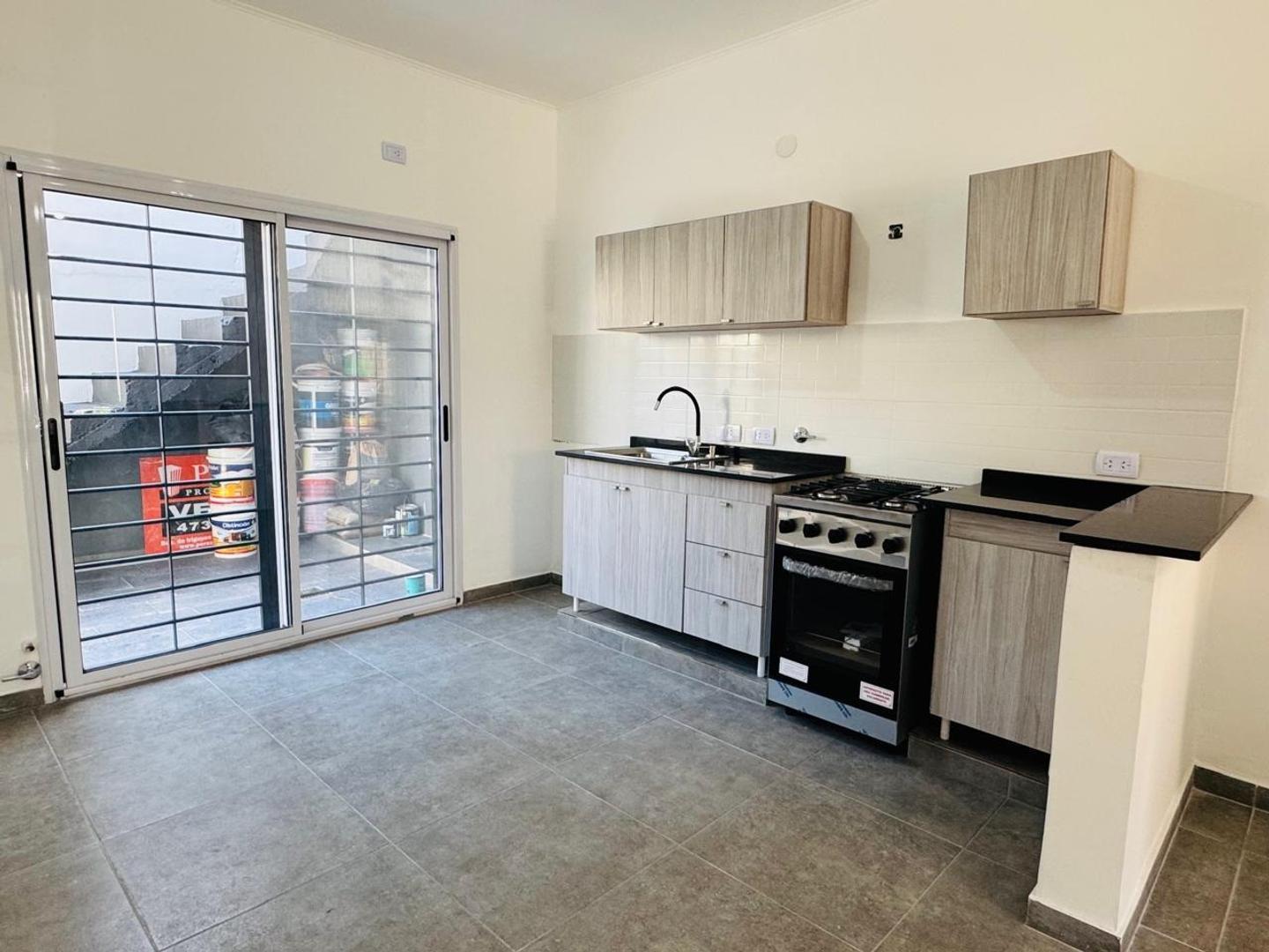 Foto de casa tipo PH planta baja en alquiler zona unicenter, imagen 2