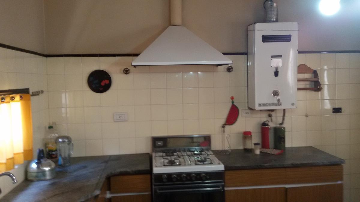 Vendo Local con Departamento en Cosquín a m de Plaza del Folclore 4