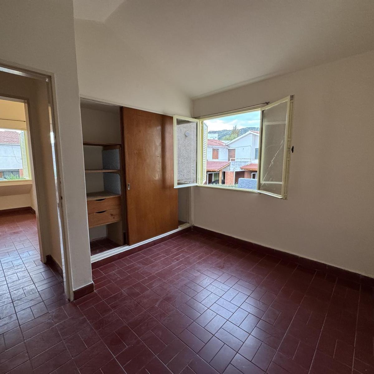 Venta de Departamento en Villa Carlos Paz a m del Lago 4