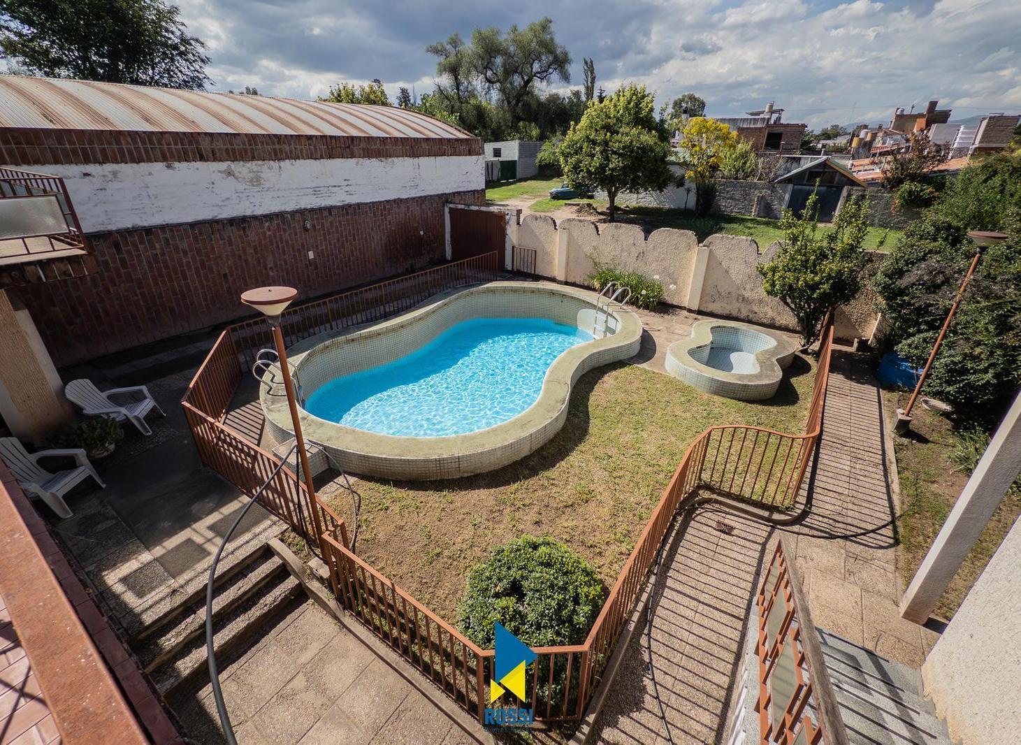 VENTA CASA EN COSQUIN CON PILETA Y QUINCHO