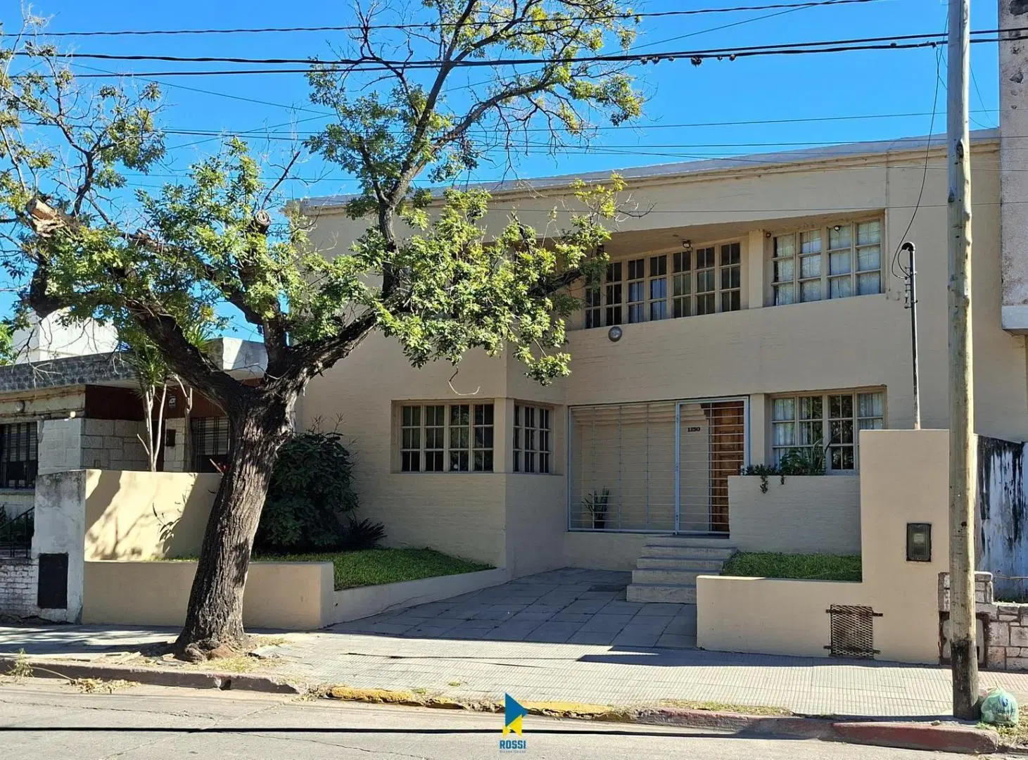 VENTA DE CASA DE 5 DORMITORIOS FRENTE A LA CAÑADA 3