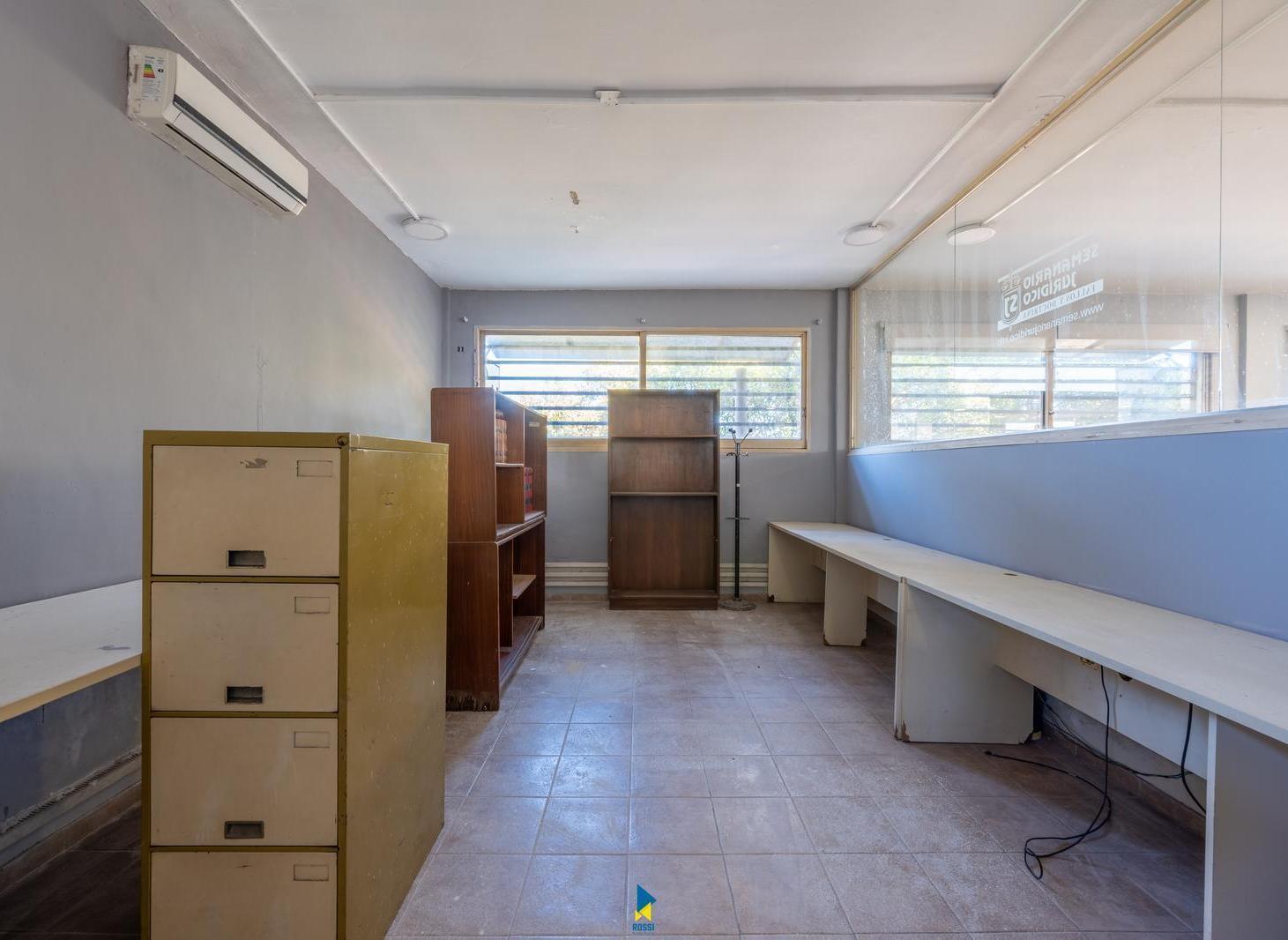 Foto de ALQUILER DE OFICINAS PARA EMPRESAS EN ALTO ALBERDI, imagen 2