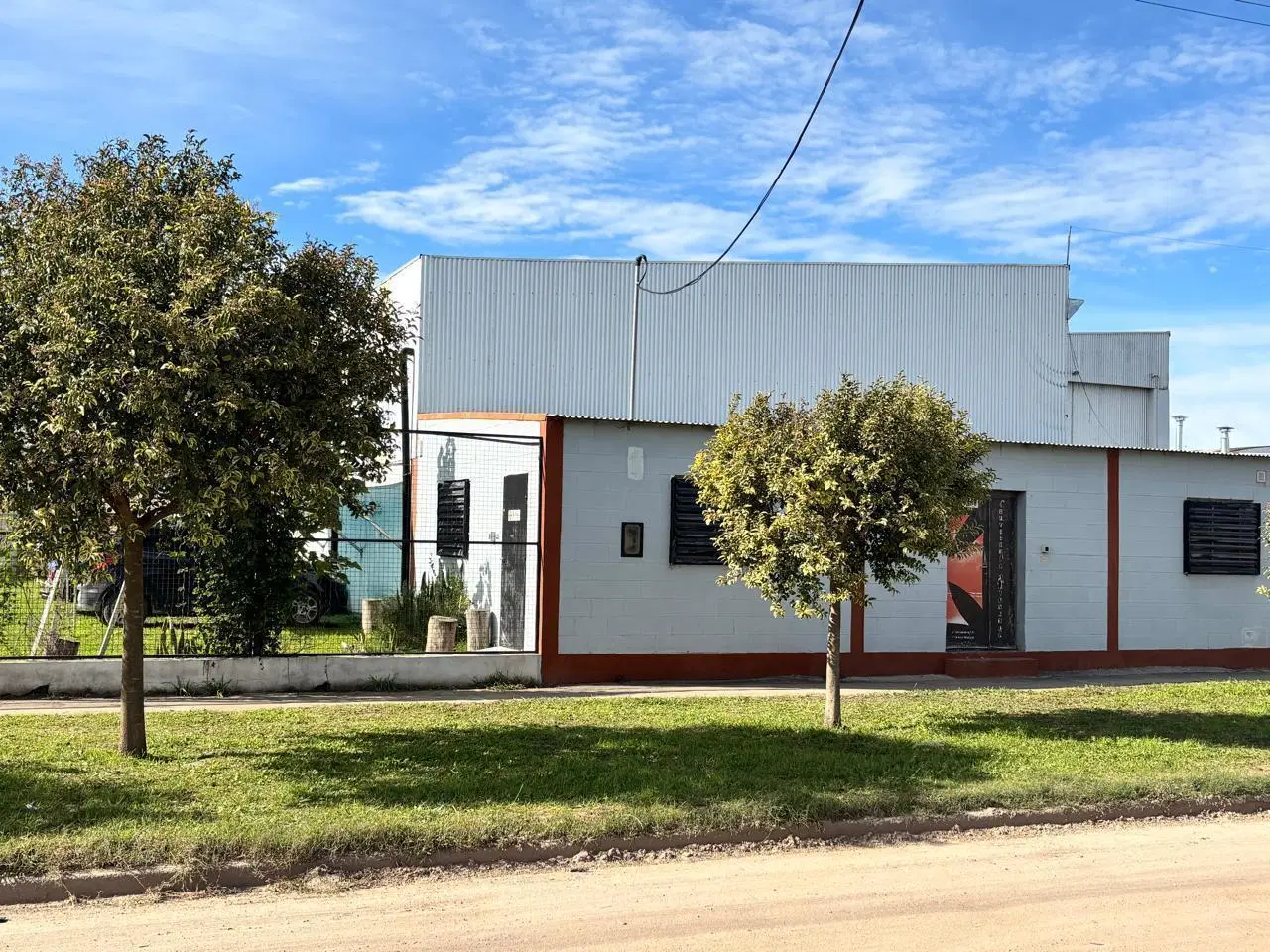 Galpón industrial en Villa María, sobre amplio terreno de 898 m² 4
