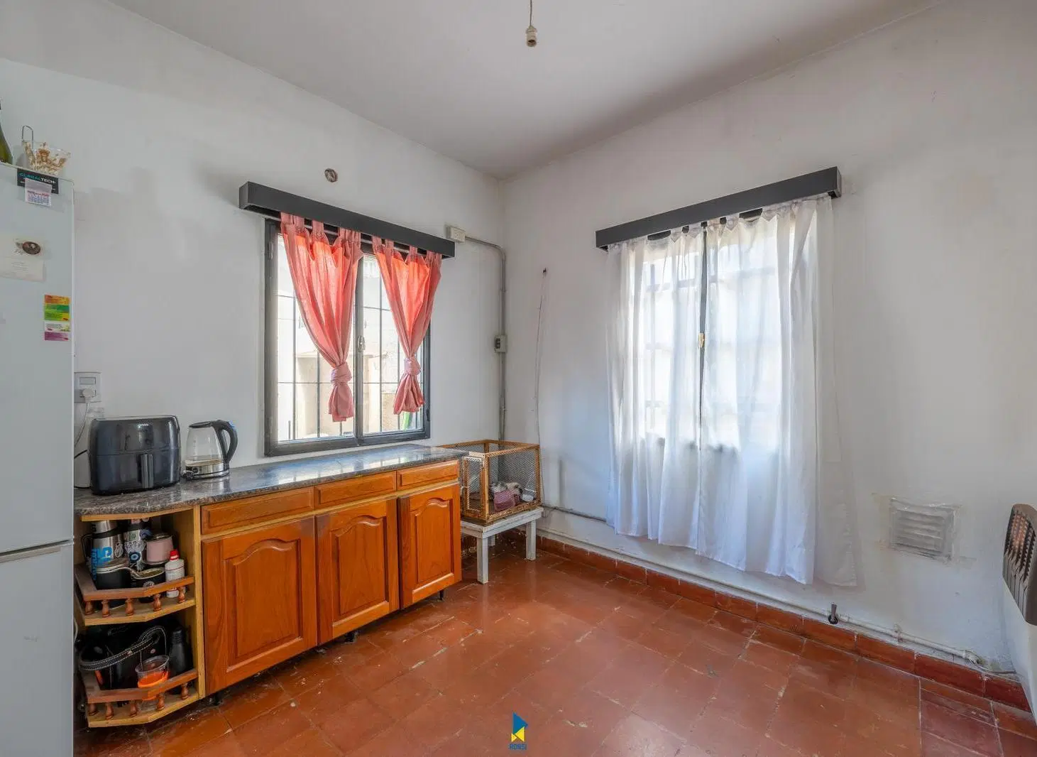 VENTA DE CASA EN ESQUINA FRENTE A PLAZA EN BARRIO VICOR 5