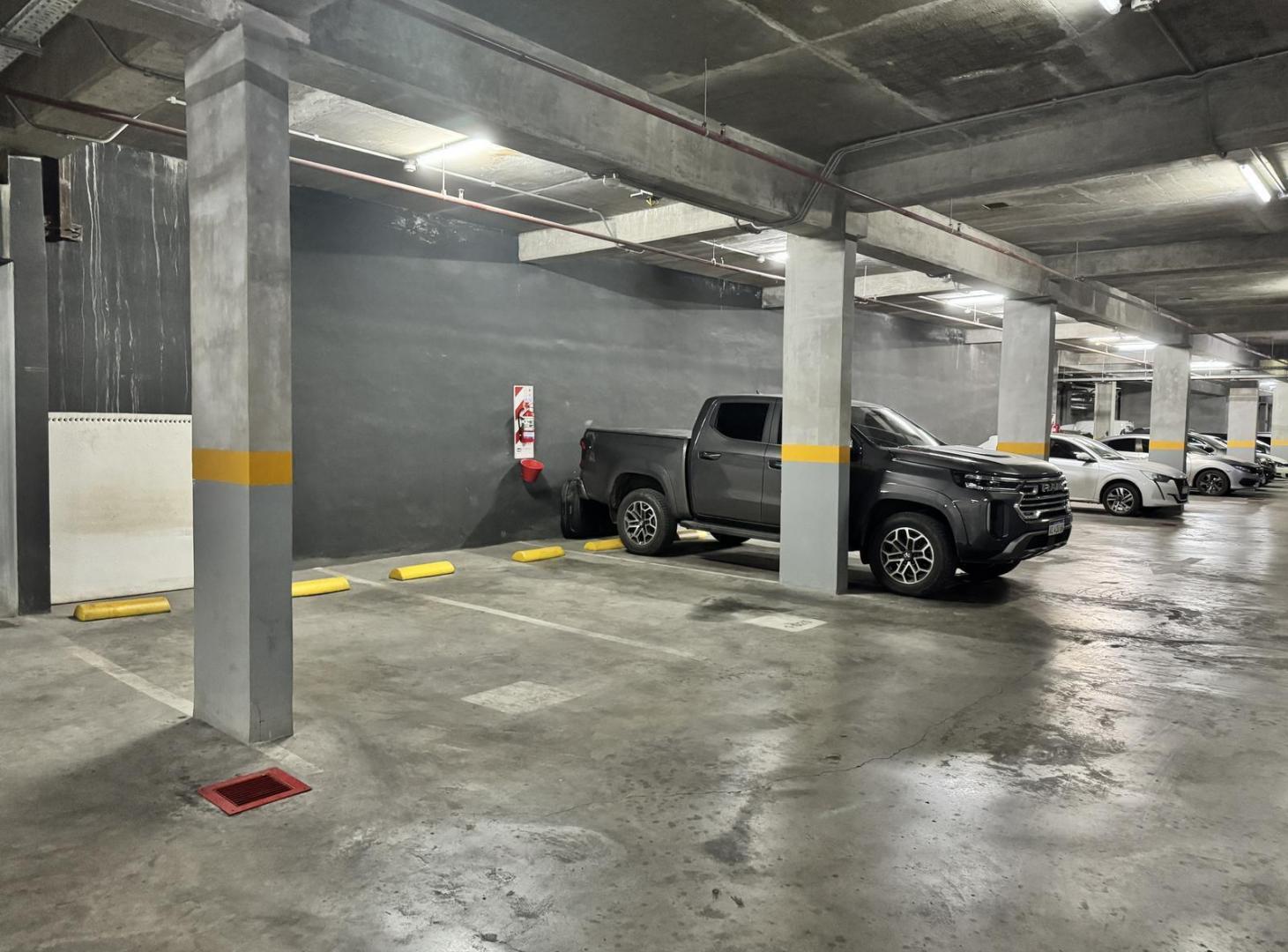Foto de VENTA DE COCHERA EN COMPLEJO GNI COFICO | SEGURIDAD 24 HS, imagen 1