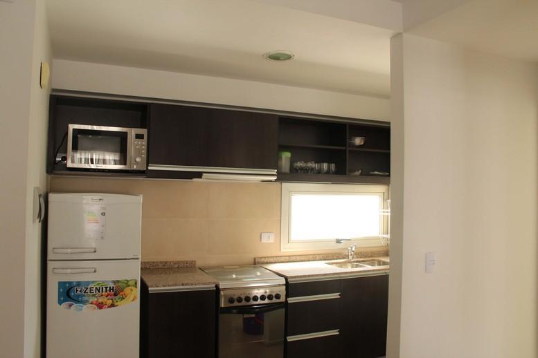 Foto de DEPARTAMENTO 2 AMBIENTES AMOBLADO ALQUILER TEMPORARIO ABASTO, imagen 4