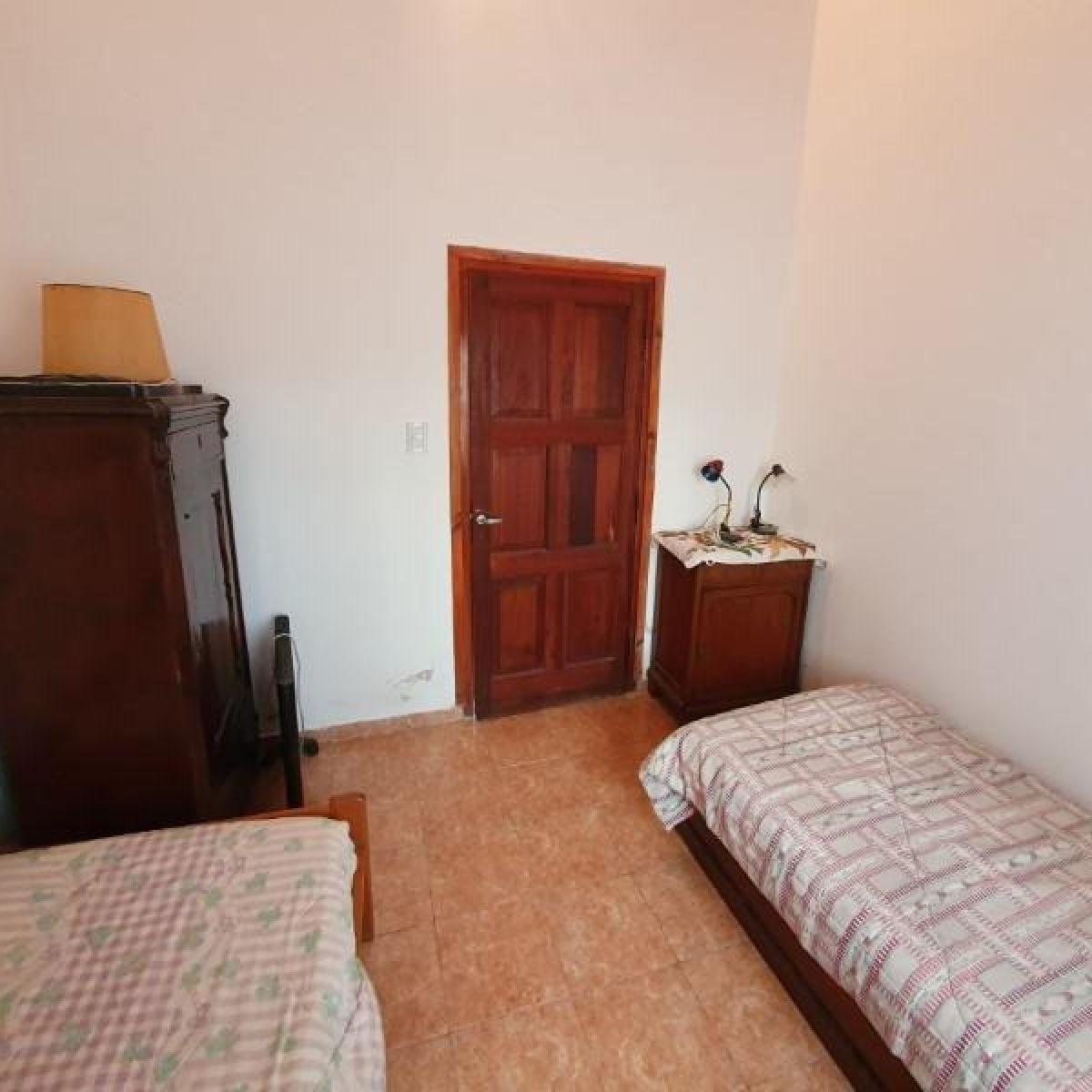 Foto de Casa De Tres Dormitorios Con Pileta, Barrio Los Algarrobos, imagen 5