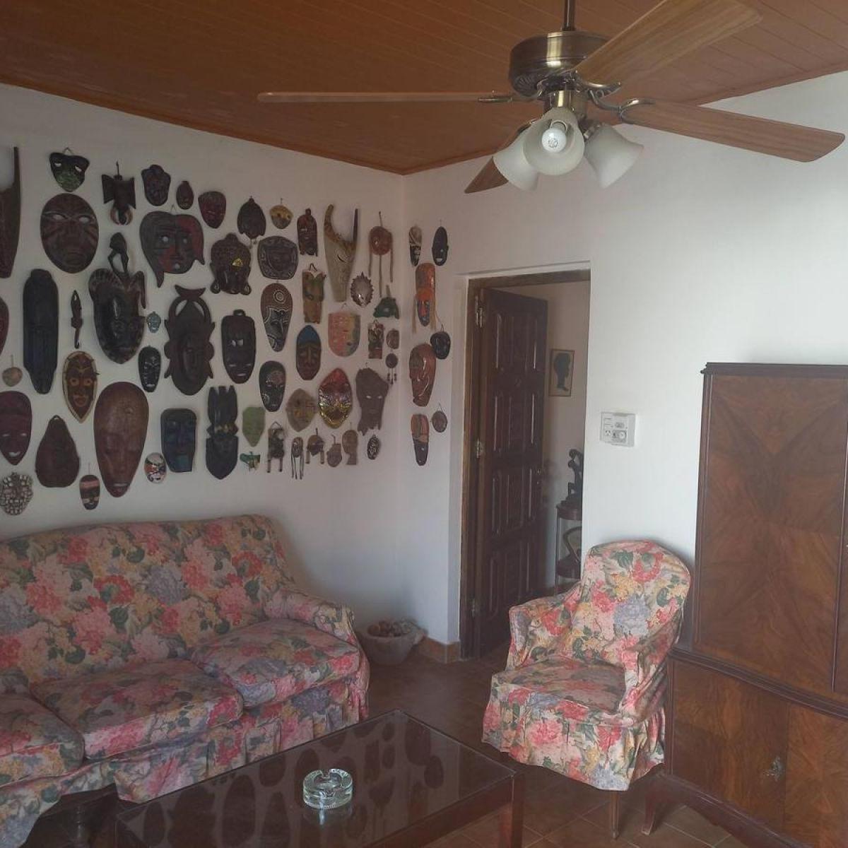 Foto de Laprida Entre Angel Balbi Y Matanza, Casa De 3 Dormitorios, 2 Baños, imagen 3