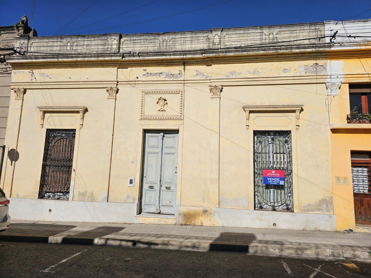Foto de VENTA | Casa a refaccionar en pleno centro de la ciudad! Sarmiento 521, imagen 3