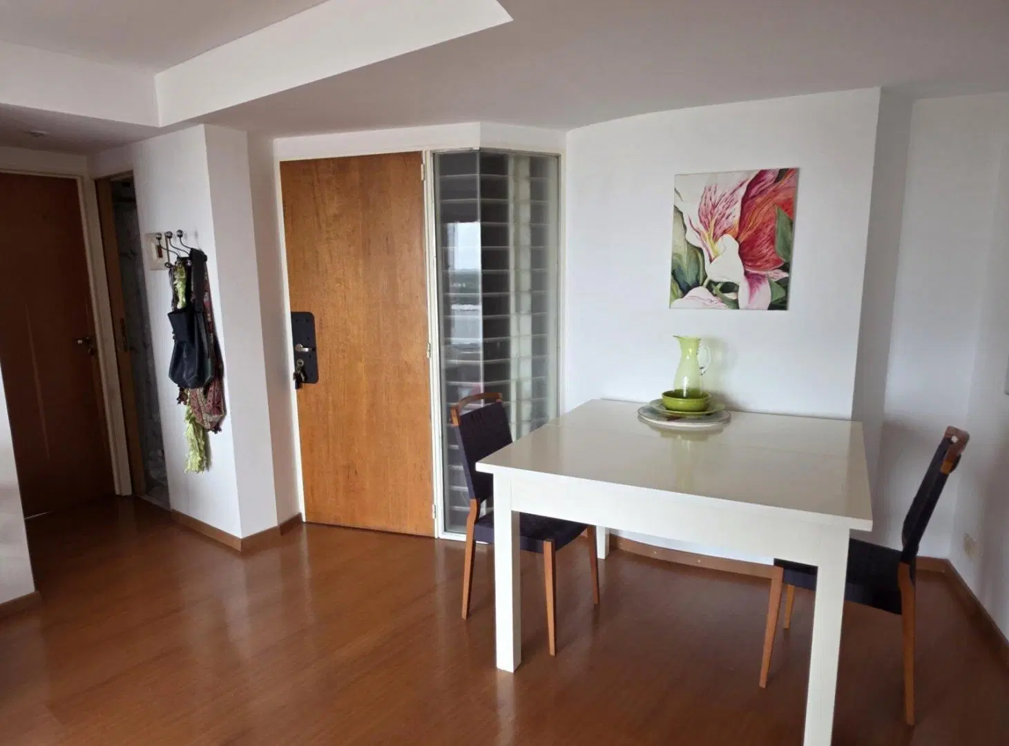 Depto de dos dormitorios, dos baños y cochera. Piso exclusivo con vista al rio. Wheelwright y España 8