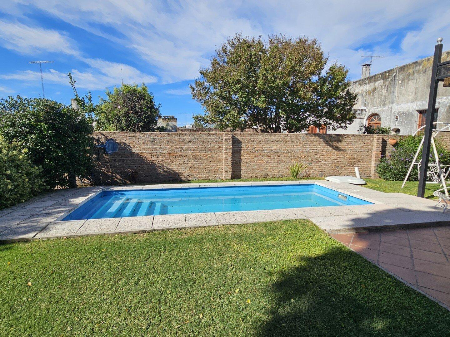 Foto de VENTA | Conjunto de propiedades con múltiples posibilidades! Rocamora, imagen 1