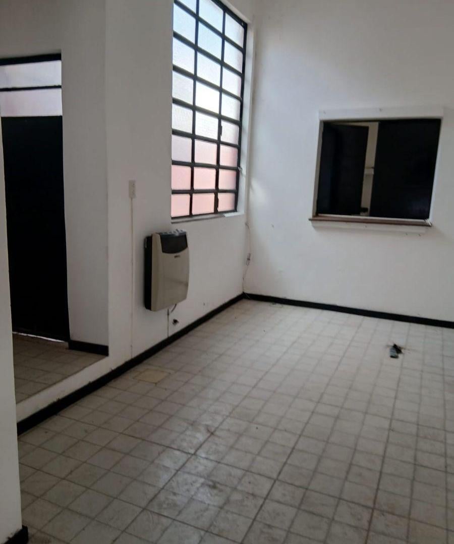 Foto de Casa de 225 m² totales con 4 dormitorios en alquiler en Saavedra, imagen 3