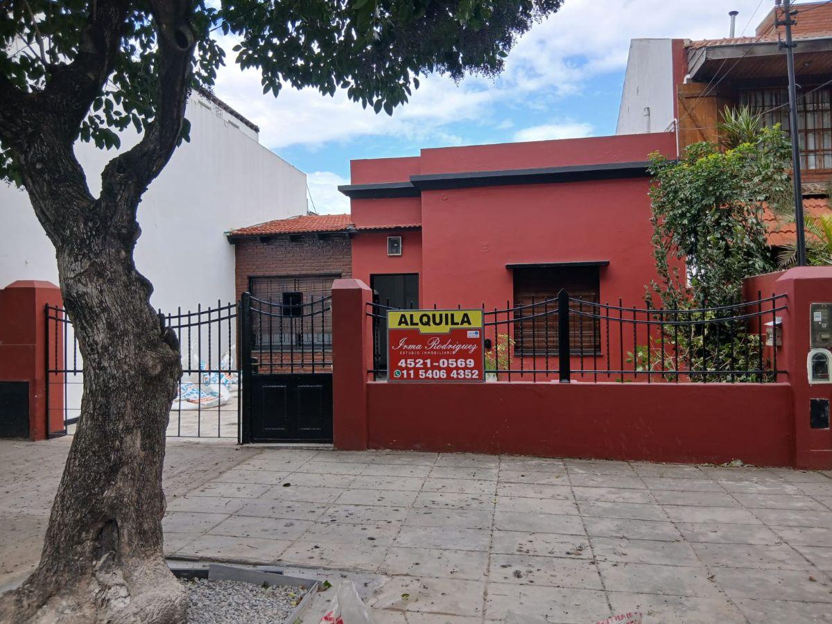 Foto de Casa de 225 m² totales con 4 dormitorios en alquiler en Saavedra, imagen 1