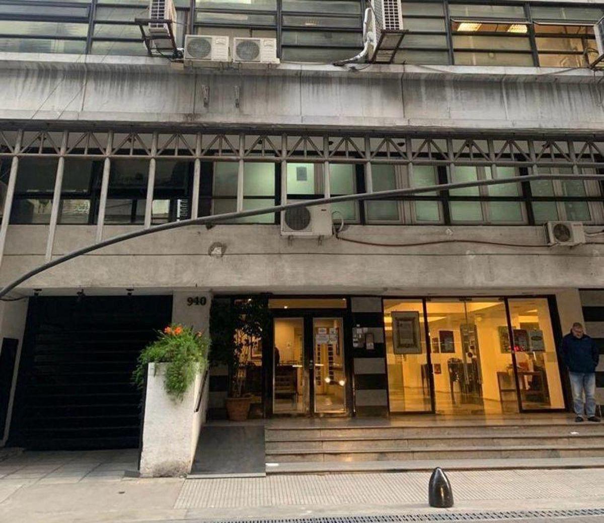 Foto de Oficina Comercial de 152 m² 4 Despachos y 1 Sala de Reuniones, imagen 1